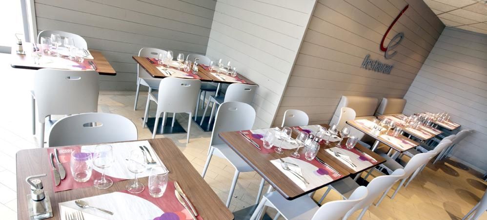Campanile Moulins Avermes Restoran fotoğraf